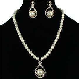 Pearl Teardrop Necklace Set