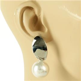 Oval Pearl Earring