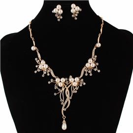 Pearl Necklace Set