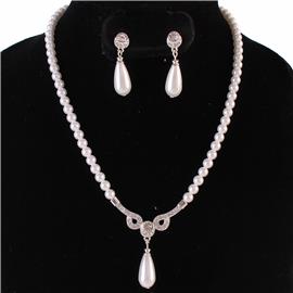 Pearl Tear Necklace Set