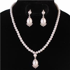 Pearl Teardrop Necklace Set