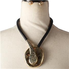 Fashion Faux Leather Necklace Set