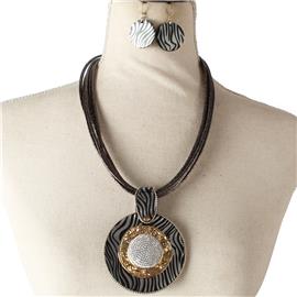 Fashion Leather Round Necklace Set