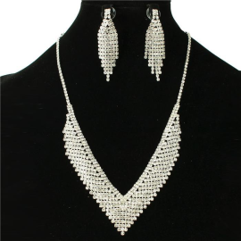 "Rhinestones "V" Casting Necklace Set "