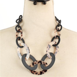 Fashion Necklace Set