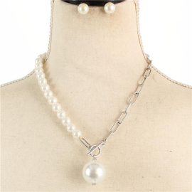 Fashion Pearl Necklace Set