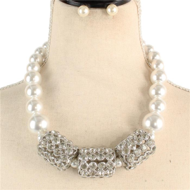 Pearl Necklace Set