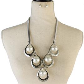 Metal Drop Pearl Necklace Set