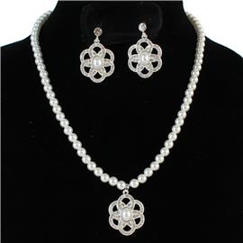 Pearl Flower Necklace Set