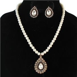 Pearl Crystal Teardrop Necklace Set