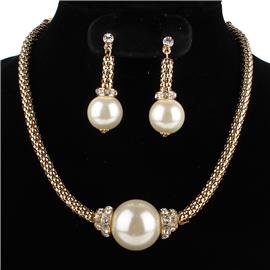 Pearl Necklace Set