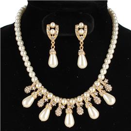 Pearl Necklace Set