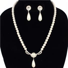 Pearl Necklace Set