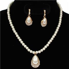 Pearl Tear Necklace Set