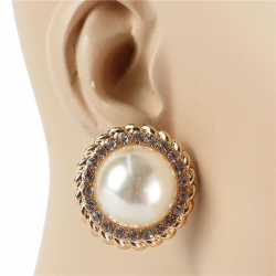 Pearl Stud Earring