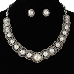 Pearl Necklace Set