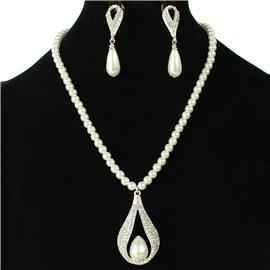 Pearl Pendant Necklace Set