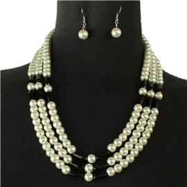 Pearls Three Layereds Necklace Set