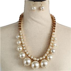 Metal Pearls Necklace Set