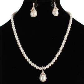 Pearl Tear Necklace Set