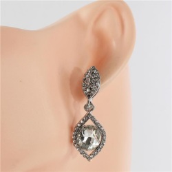 Crystal Dangle Earring