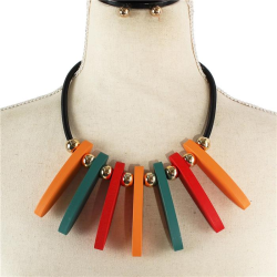 Fashion Wood Choker Set